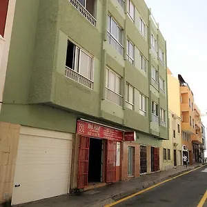 https://el-medano-2-bedrooms-2-minutes-beach.adeje-hotels.com